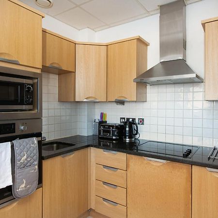 Skyvillion - 3Bed Penthouse Near London City Airport, O2 Arena, London Excel Centre With Parking Bagian luar foto