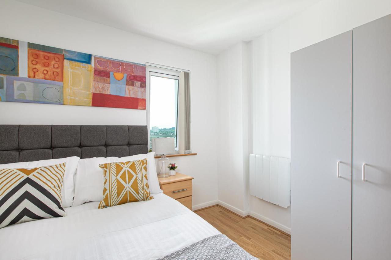 Skyvillion - 3Bed Penthouse Near London City Airport, O2 Arena, London Excel Centre With Parking Bagian luar foto
