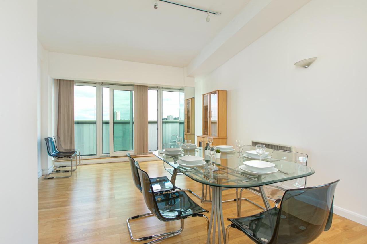 Skyvillion - 3Bed Penthouse Near London City Airport, O2 Arena, London Excel Centre With Parking Bagian luar foto