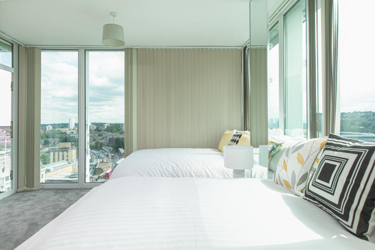 Skyvillion - 3Bed Penthouse Near London City Airport, O2 Arena, London Excel Centre With Parking Bagian luar foto