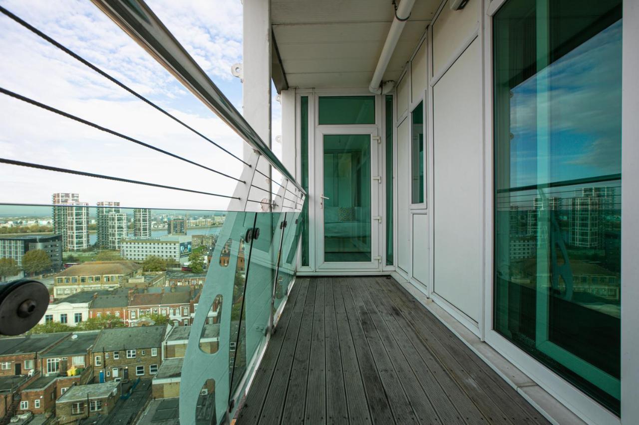 Skyvillion - 3Bed Penthouse Near London City Airport, O2 Arena, London Excel Centre With Parking Bagian luar foto