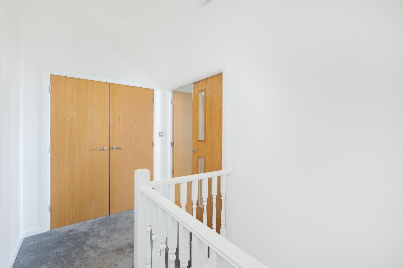Skyvillion - 3Bed Penthouse Near London City Airport, O2 Arena, London Excel Centre With Parking Bagian luar foto